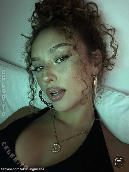 Officialgiuliana nude photo #5