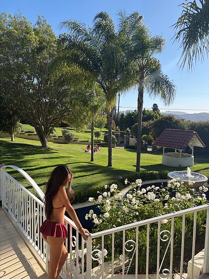 Olivia Ganes nude photo #3