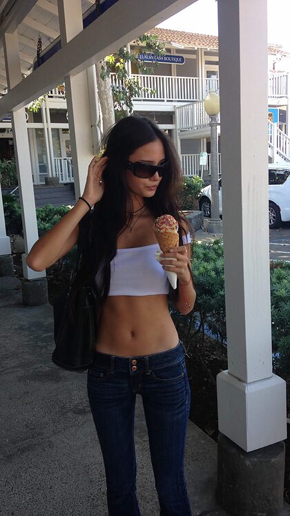 Olivia Ganes nude photo #12