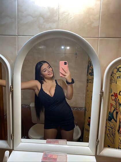 Pili C nude photo #2