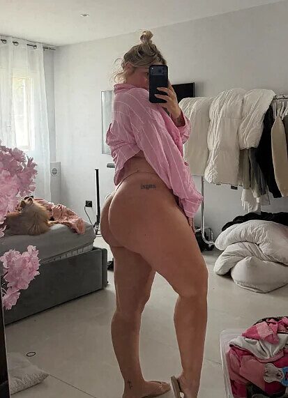 Porscha nude photo #4
