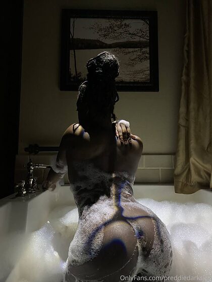 Preddiedarkskin nude photo #14