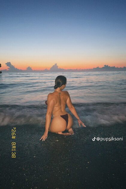 pupsiksoni nude photo #9