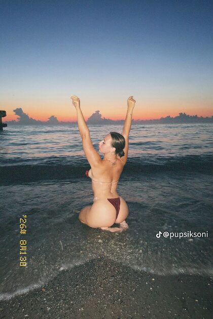 pupsiksoni nude photo #10