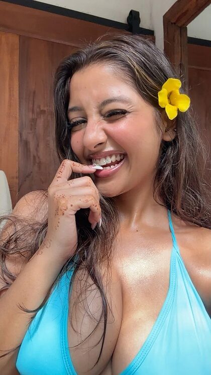 Rashi Singh nude photo #38