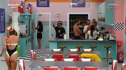 Reality TV Portugal nude photo #5