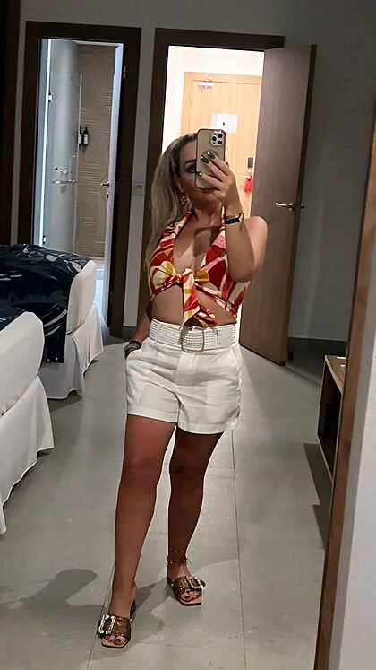 Renata nude photo #10