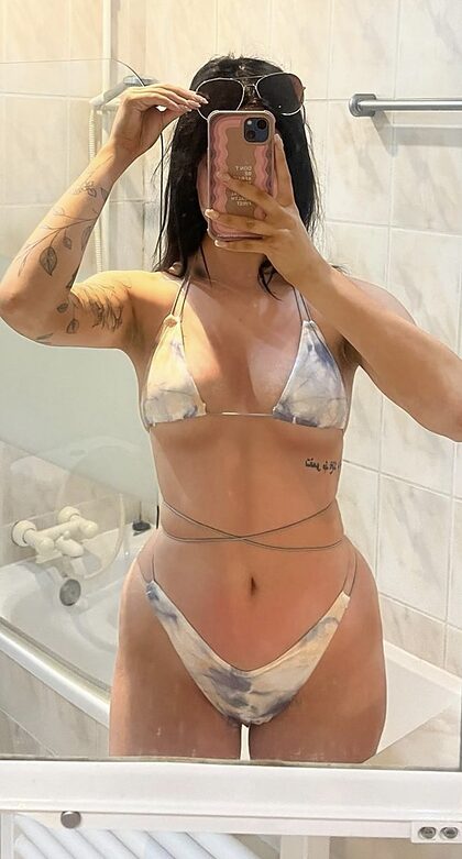 Rhiannon Falconer nude photo #27
