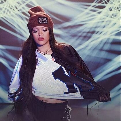 Rihanna nude photo #657