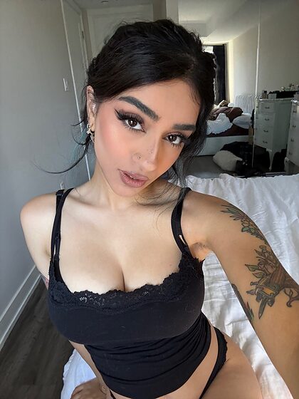Saira Rose nude photo #8