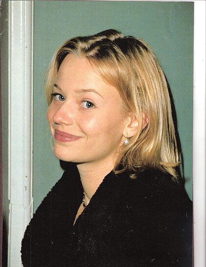 Samantha Mathis nude photo #33