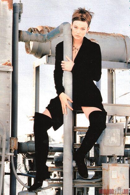 Samantha Mathis nude photo #36