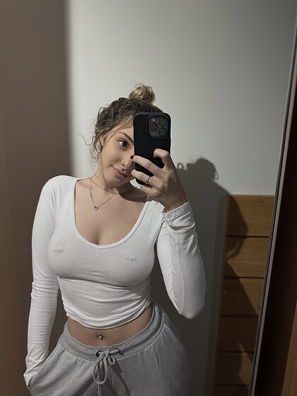 Samara Lopes nude photo #5