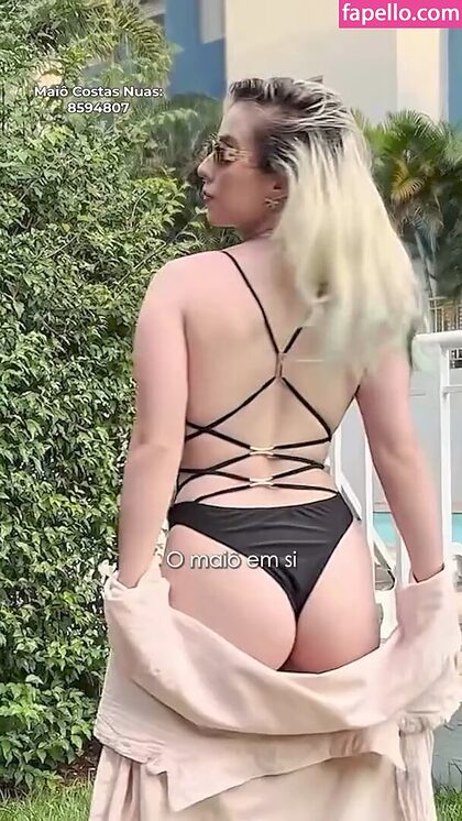 Sarah Heringer nude photo #2