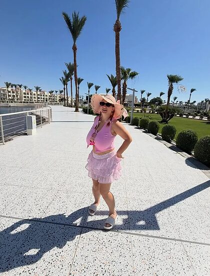 Sashka nude photo #9