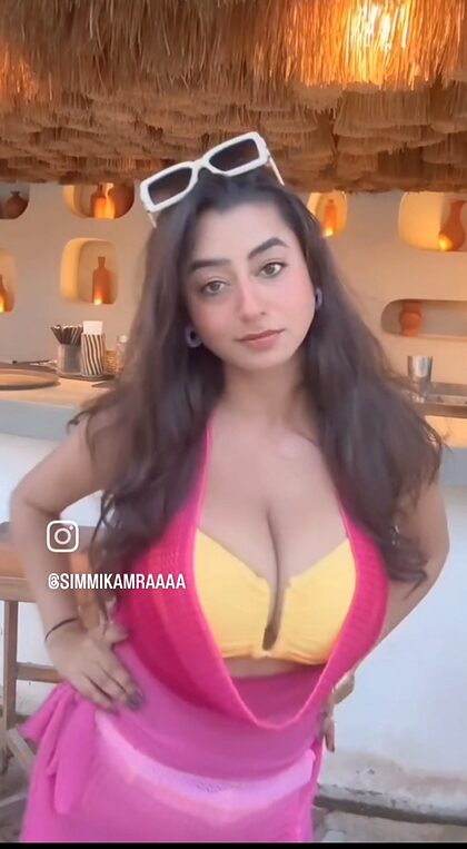 Simran Kamra nude photo #1