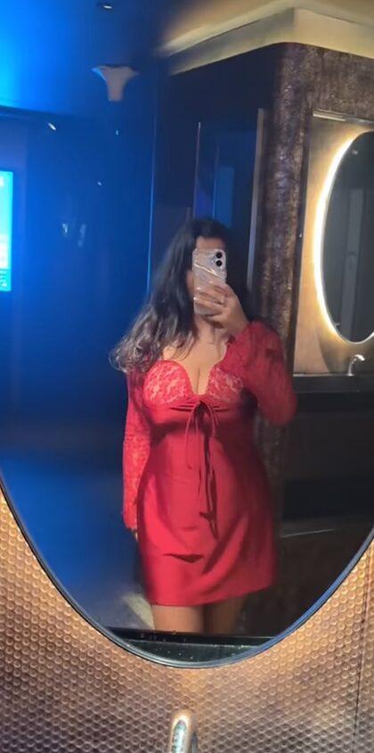 Simran Kamra nude photo #5