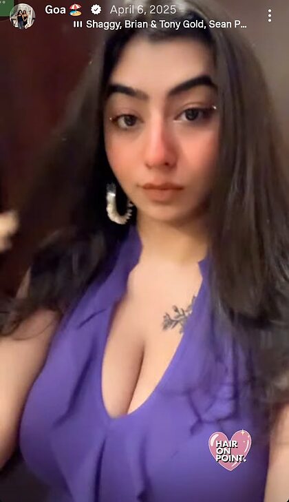 Simran Kamra nude photo #6