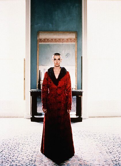 Sinead O'Connor nude photo #5