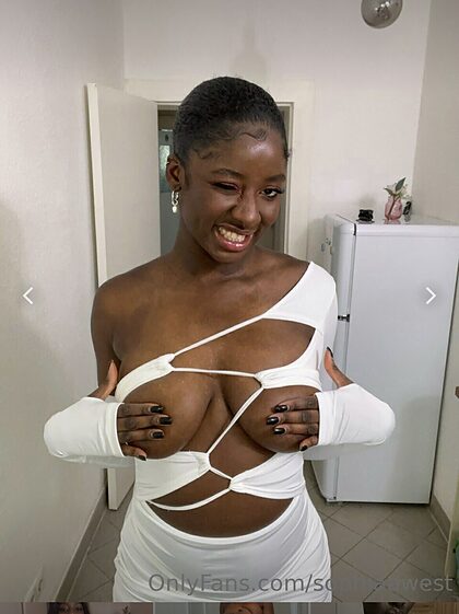sophiiaaawest nude photo #22