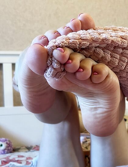 Squirrel Paws nude photo #19