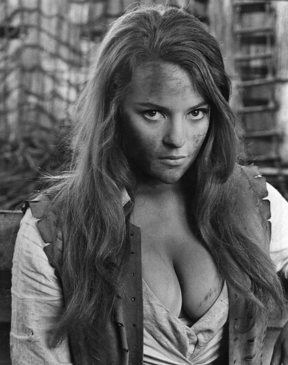 Suzanna Leigh nude photo #36