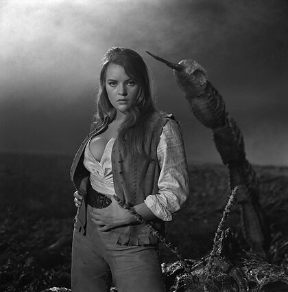 Suzanna Leigh nude photo #39