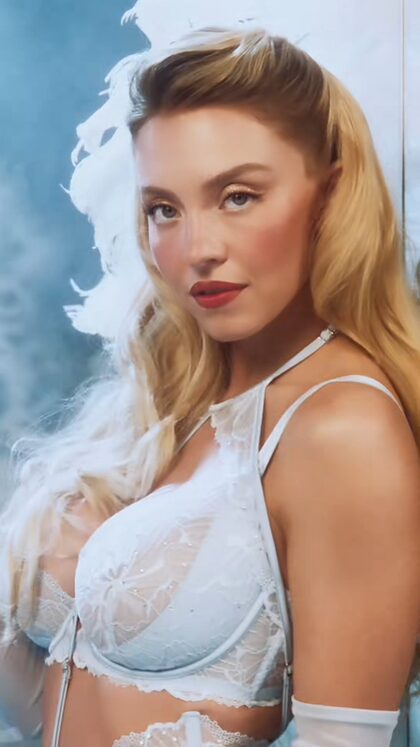 Sydney Sweeney nude photo #834