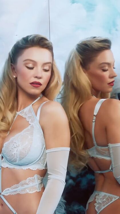 Sydney Sweeney nude photo #856