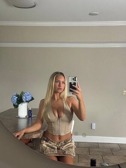 Sydney T nude photo #21