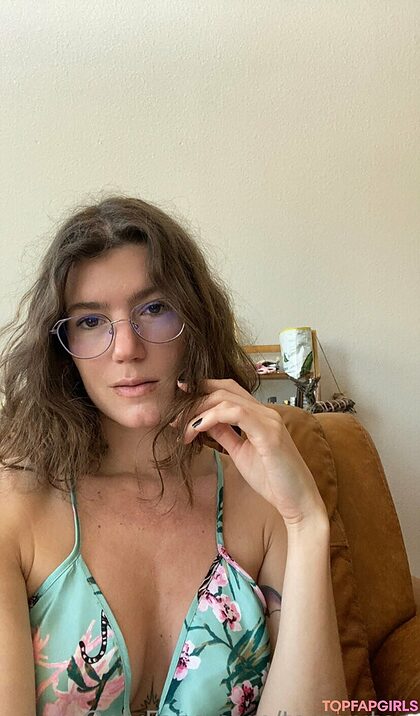Tara Tea nude photo #47