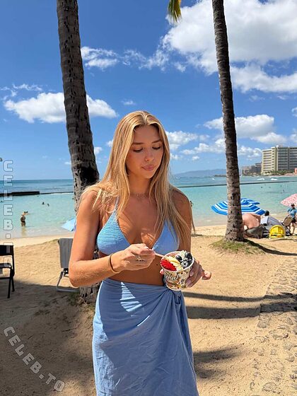 Tayla Stevenson nude photo #8