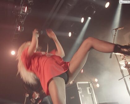 Taylor Momsen nude photo #57