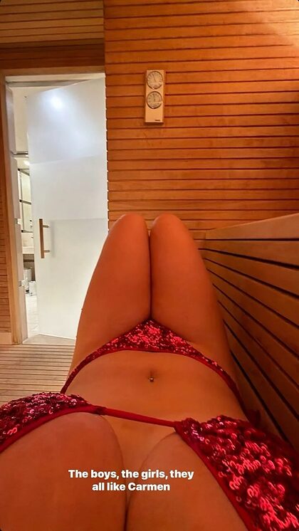 TikToker nude photo #2