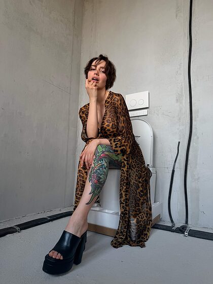 Toma Zhdanova nude photo #9