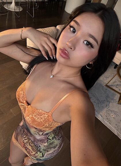 Tuyxzi nude photo #3