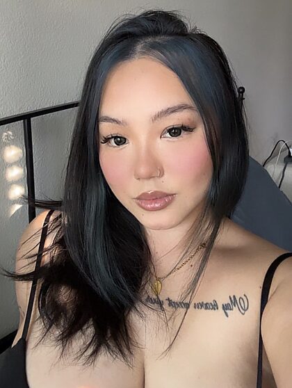valentine thao nude photo #1