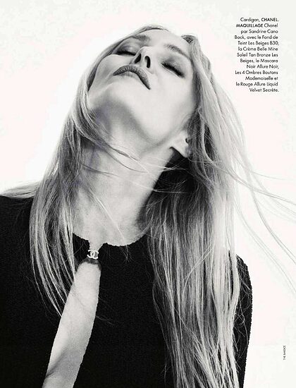 Vanessa Paradis nude photo #8