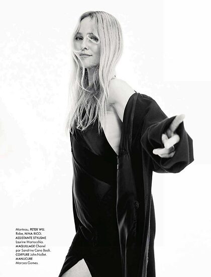 Vanessa Paradis nude photo #9