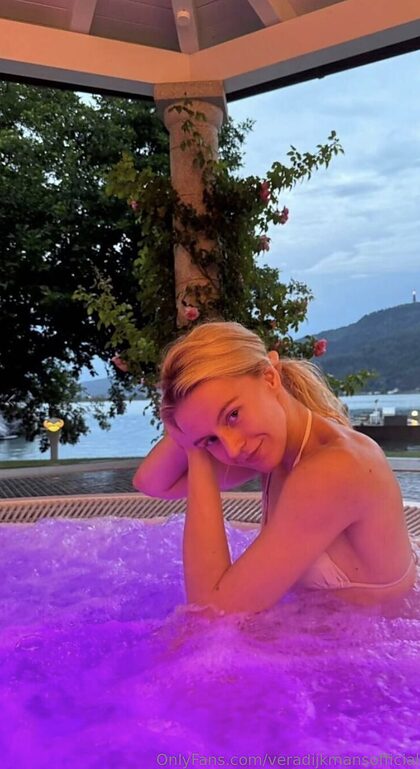 Vera Dijkmans nude photo #62