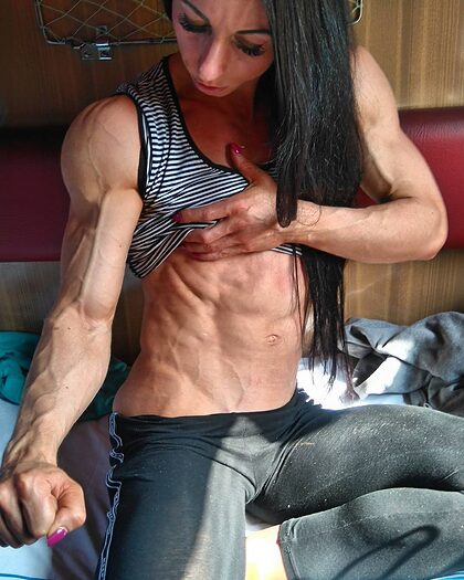 Vika Pogribnyak nude photo #7