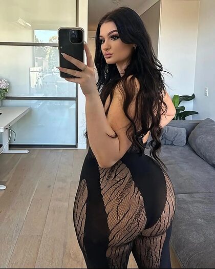 Whitney H nude photo #9