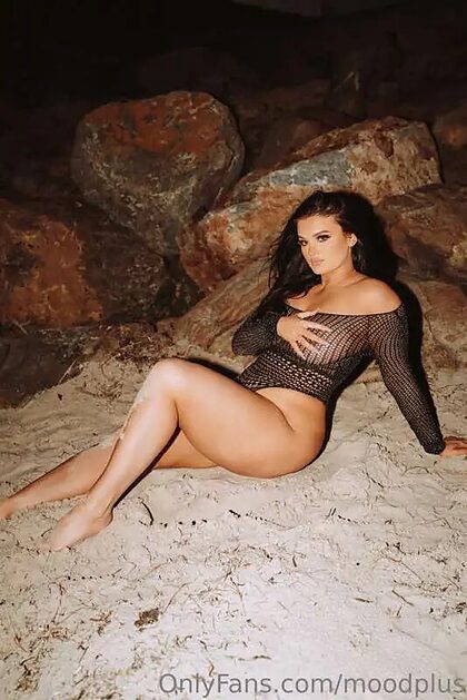 Whitney H nude photo #20