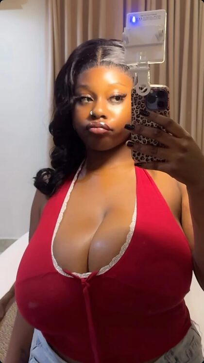Yanah nude photo #8