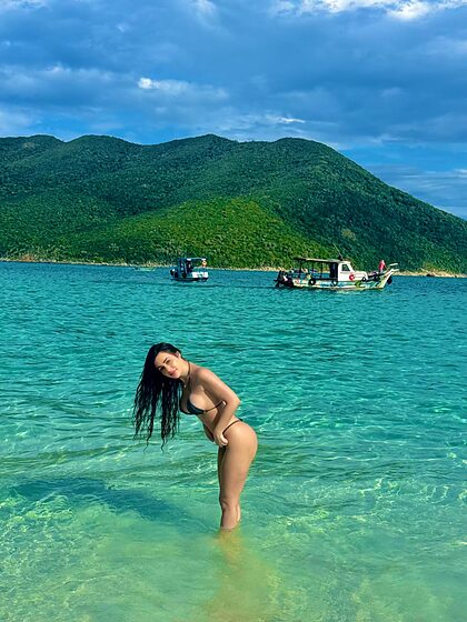 Yasmin Hehn nude photo #2