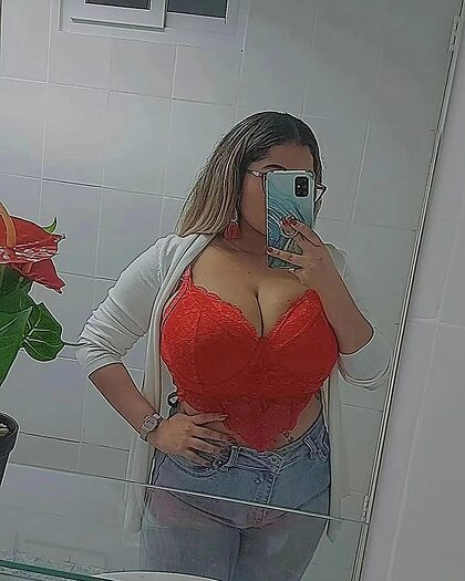 Yenia Q nude photo #2