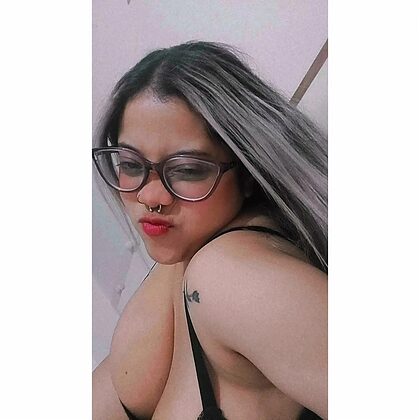 Yenia Q nude photo #16