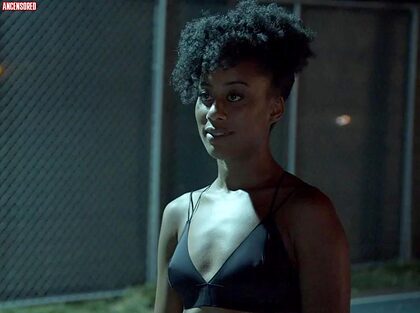 Zuri Adele nude photo #3