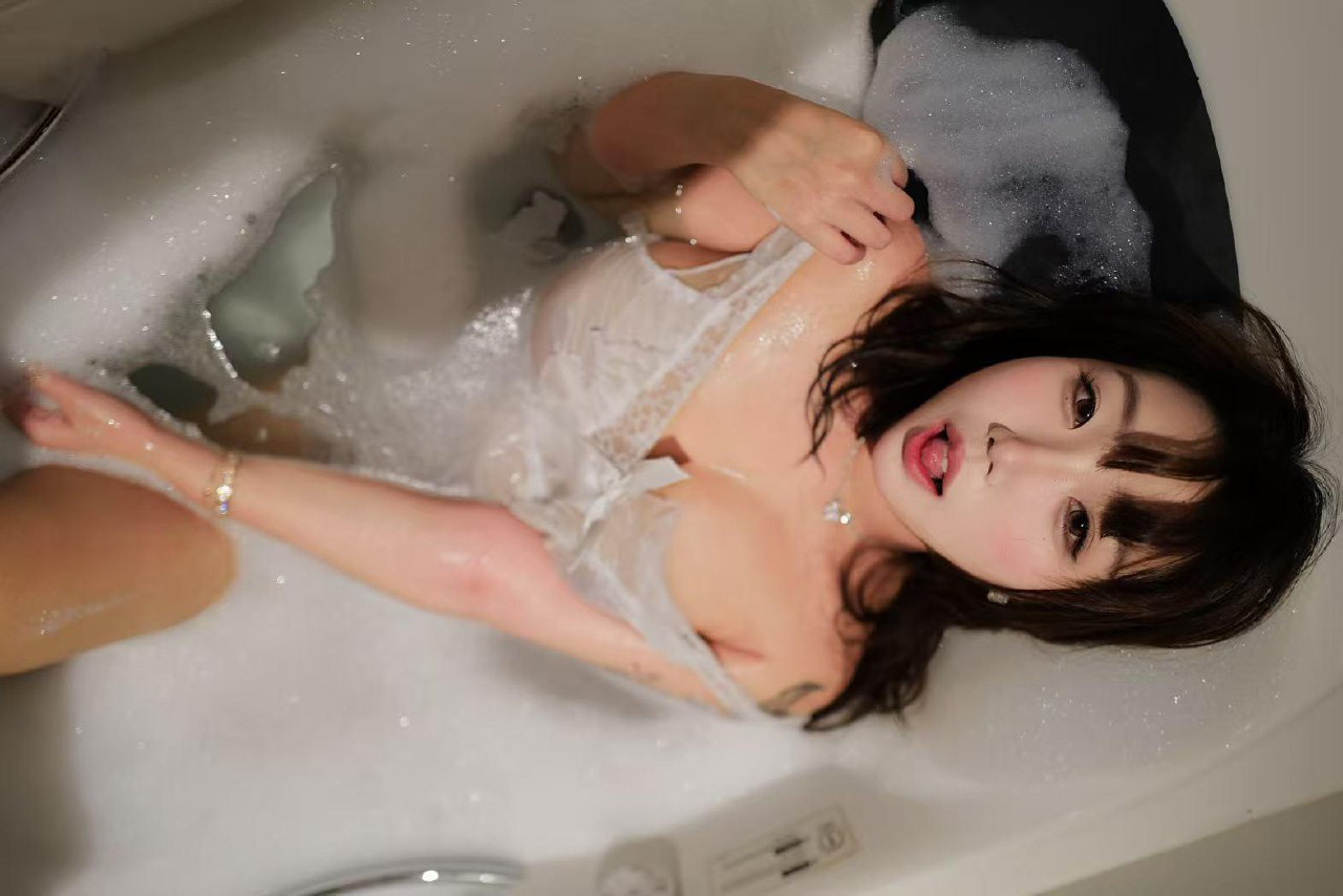 a nude photo #21