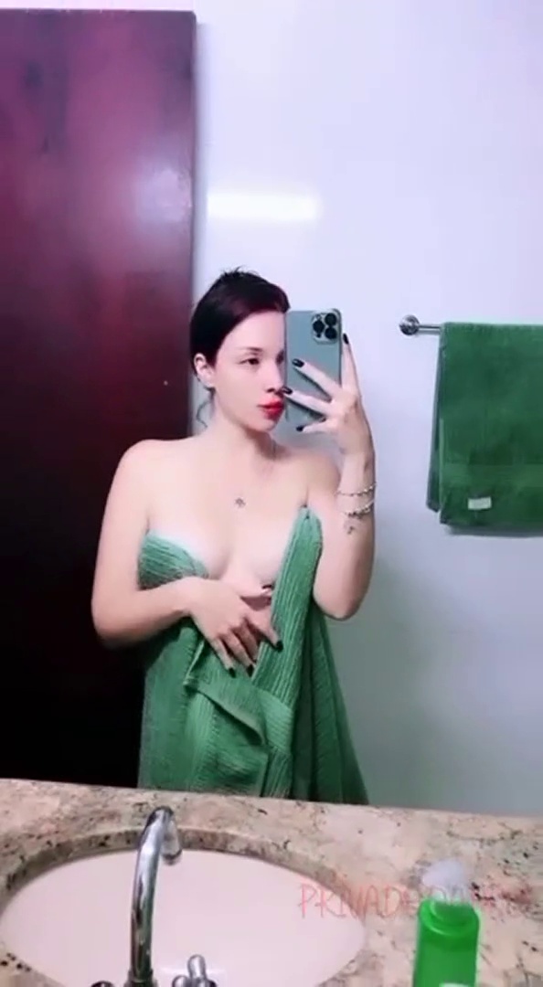 Cibelly Ferreira nude photo #11